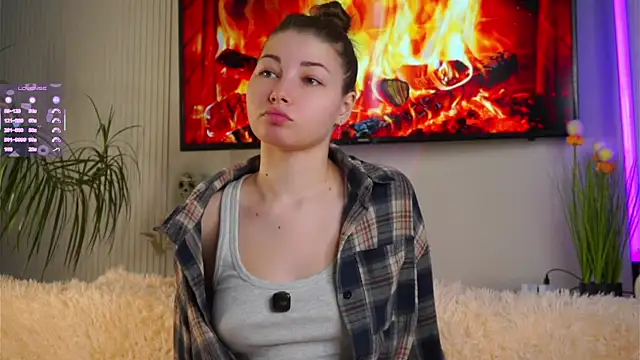 Snapshot of BrittGupton chatting on 5, 4, 2026 BrittGupton online show from 5, 4, 2026