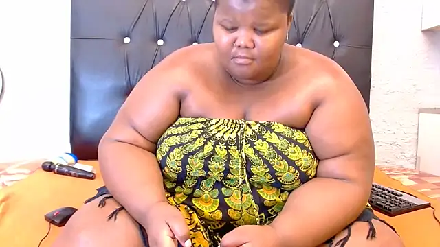 LadyBear2002 online show from 9, 2, 2026