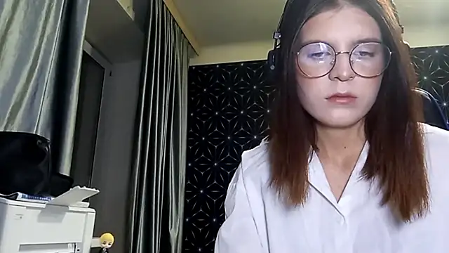 Snapshot of LissaKradfer chatting on 11, 10, 2025 LissaKradfer online show from 11, 10, 2025