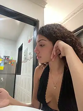 Azza  Slimene online show from 20, 10, 2025