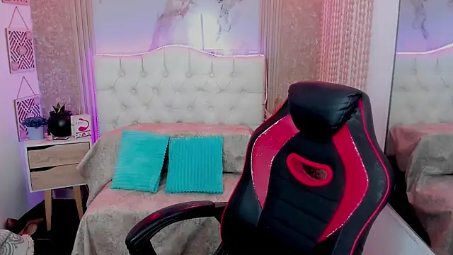 AriaVega online show from 2, 3, 2026