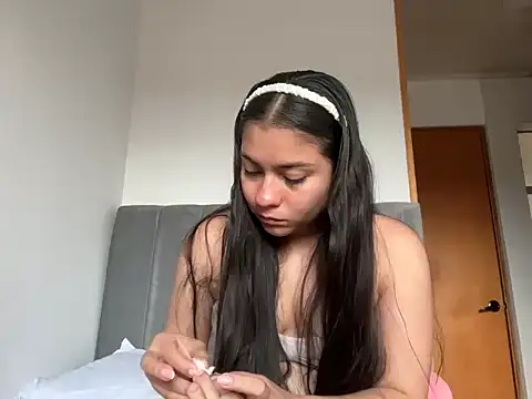 Snapshot of camilita1820 chatting on 21, 10, 2025 camilita1820 online show from 21, 10, 2025