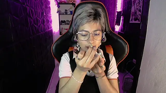 lunarichy22 online show from 11, 2, 2026