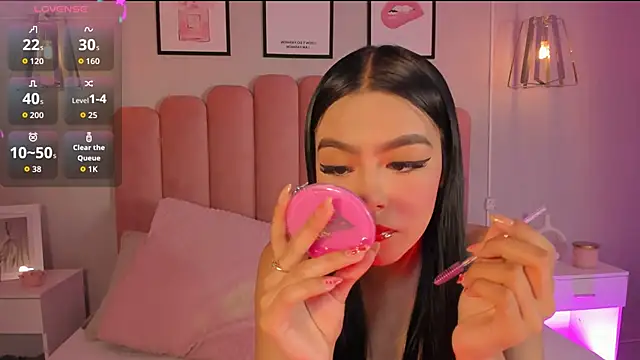 Snapshot of mara_swan_ chatting on 14, 11, 2025 mara swan online show from 14, 11, 2025