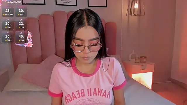 Snapshot of mara_swan_ chatting on 19, 12, 2025 mara swan online show from 19, 12, 2025