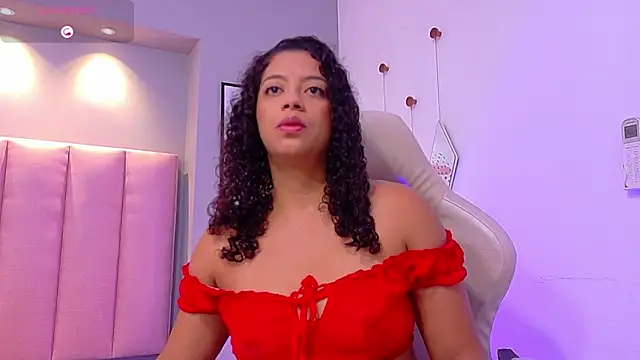 Snapshot of CamilaLevy chatting on 14, 11, 2025 CamilaLevy online show from 14, 11, 2025