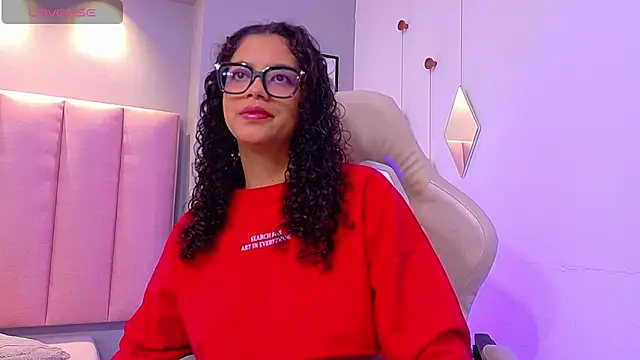 Snapshot of CamilaLevy chatting on 29, 11, 2025 CamilaLevy online show from 29, 11, 2025