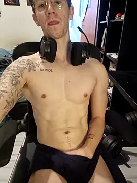 Snapshot of SweetGoodBoy22 chatting on 28, 10, 2025 SweetGoodBoy22 online show from 28, 10, 2025