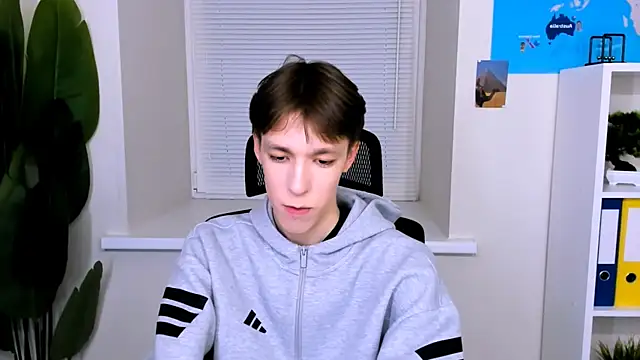 Snapshot of MarkBranston chatting on 23, 10, 2025 MarkBranston online show from 23, 10, 2025