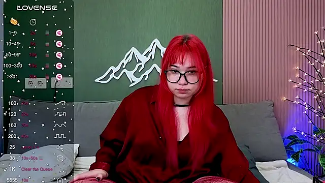 Snapshot of Klee_Love chatting on 13, 10, 2025 Klee Love online show from 13, 10, 2025