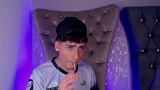 MateoMitchell online show from 6, 11, 2025