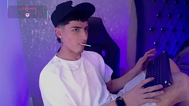 MateoMitchell online show from 13, 11, 2025