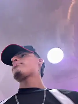 MateoMitchell online show from 20, 5, 2026