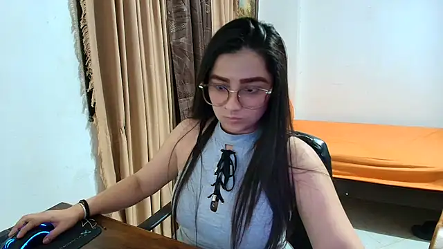 Snapshot of Charlotte_Richardson chatting on 11, 6, 2026 Charlotte Richardson online show from 11, 6, 2026
