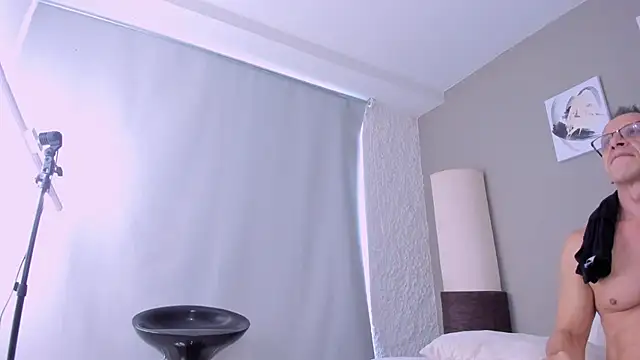  axelking  online show from 9, 10, 2025