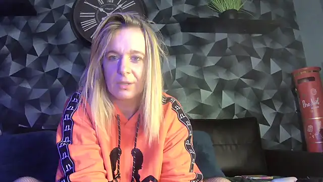 Delichieuse5 online show from 29, 11, 2025