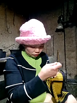 miomio-12 online show from 21, 11, 2025