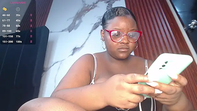 Snapshot of Kim_Browns chatting on 25, 6, 2026 Kim Browns online show from 25, 6, 2026