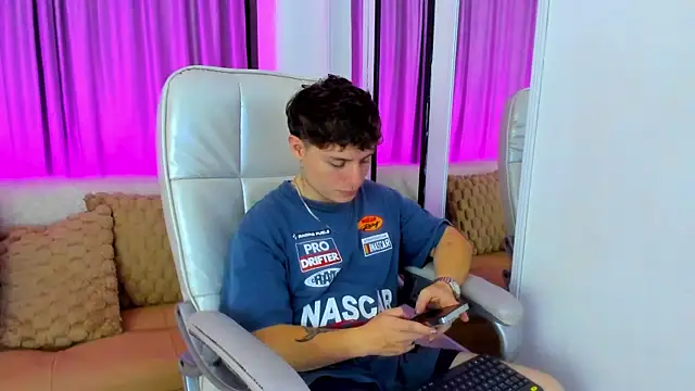 Leoo Miller online show from 4, 11, 2025