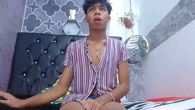 sexyboys cutex18 online show from 13, 4, 2026