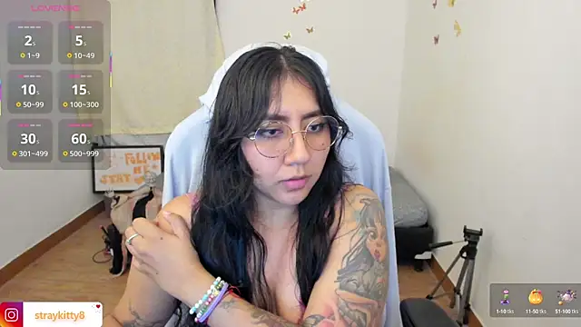 Snapshot of LoveLyy- chatting on 7, 10, 2025 LoveLyy- online show from 7, 10, 2025