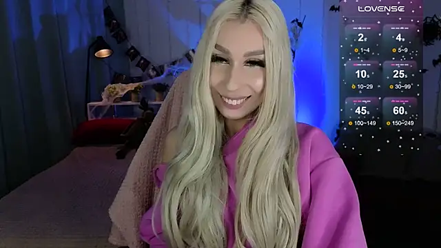 EvelynnLuxe online show from 15, 10, 2025