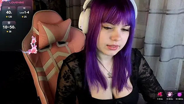 KristiBloom online show from 5, 4, 2026