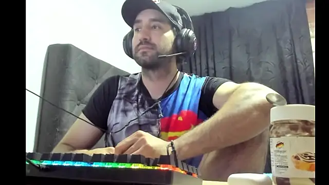 Snapshot of coolfriki chatting on 15, 12, 2025 coolfriki online show from 15, 12, 2025