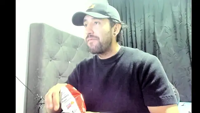 Snapshot of coolfriki chatting on 18, 12, 2025 coolfriki online show from 18, 12, 2025