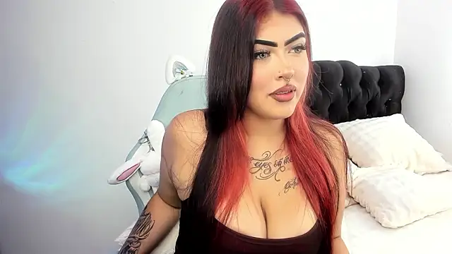 hollycute   online show from 5, 3, 2026