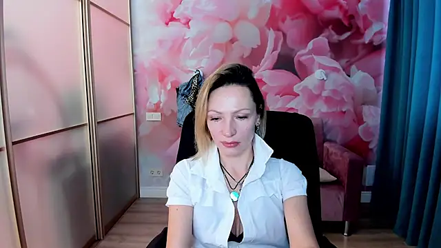 Snapshot of AlinaMoor chatting on 14, 1, 2026 AlinaMoor online show from 14, 1, 2026