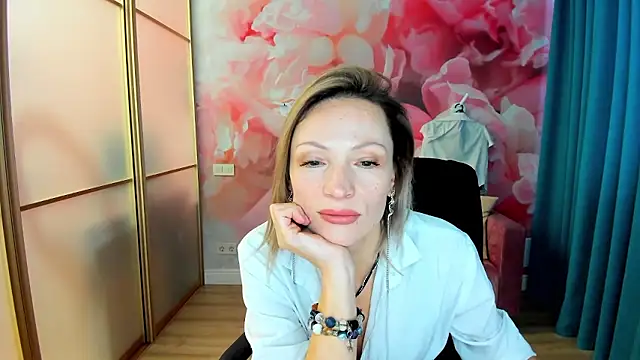 Snapshot of AlinaMoor chatting on 17, 1, 2026 AlinaMoor online show from 17, 1, 2026