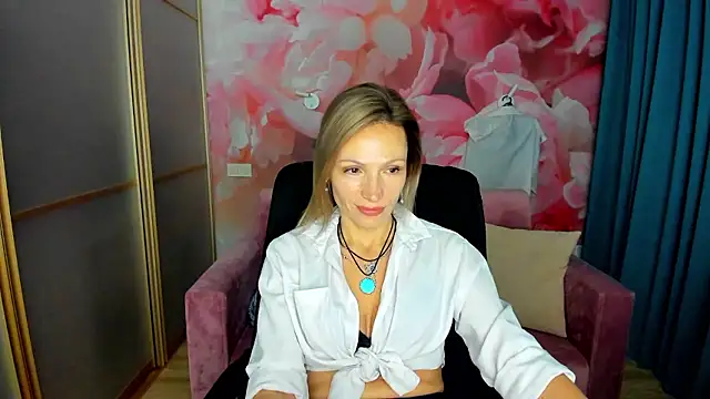 Snapshot of AlinaMoor chatting on 17, 1, 2026 AlinaMoor online show from 17, 1, 2026