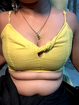 Snapshot of chocogirl_001 chatting on 8, 10, 2025 chocogirl 001 online show from 8, 10, 2025