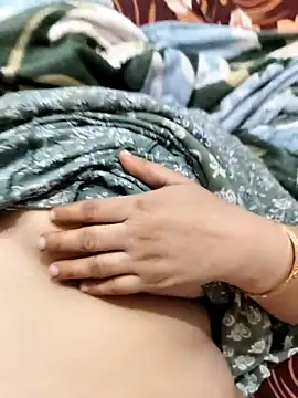 Snapshot of janvi_100 chatting on 21, 10, 2025 janvi 100 online show from 21, 10, 2025