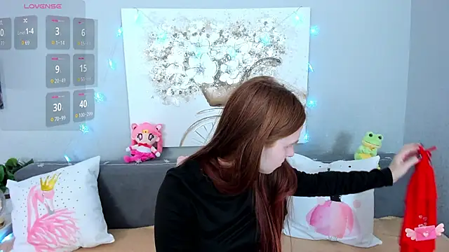 Evarey  online show from 19, 12, 2025