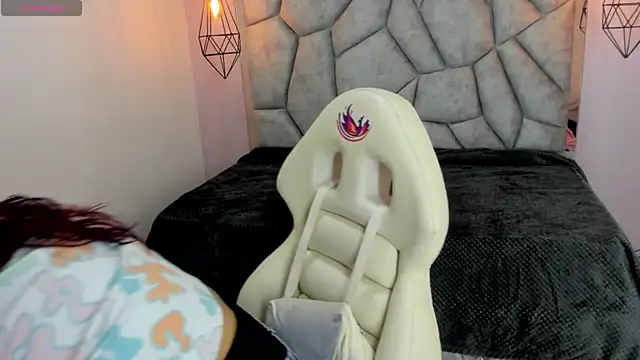 Addyy 02 online show from 16, 4, 2026