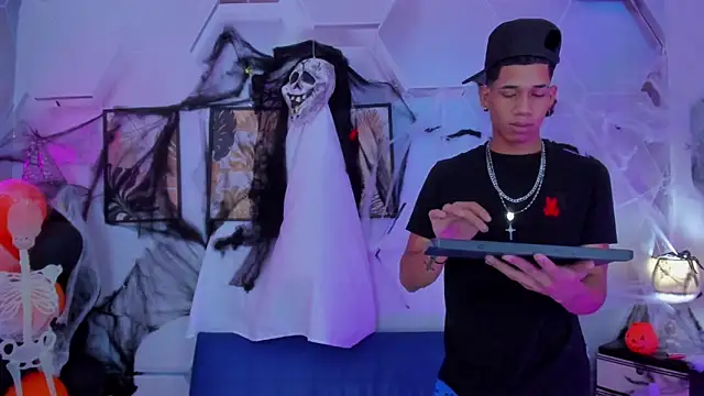 Little nicoll online show from 29, 10, 2025