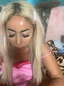 Snapshot of zara_bellexx chatting on 9, 4, 2026 zara bellexx online show from 9, 4, 2026