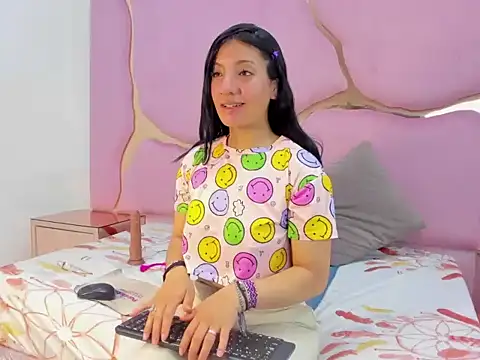 Zoe king19 online show from 7, 10, 2025