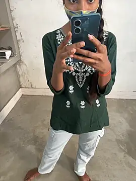 Snapshot of Rani_hot2 chatting on 17, 10, 2025 Rani hot2 online show from 17, 10, 2025