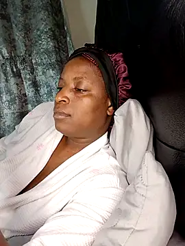 Snapshot of Linae1234 chatting on 21, 11, 2025 Linae1234 online show from 21, 11, 2025