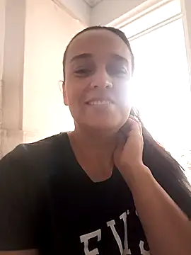 Snapshot of FiorellaDuboi chatting on 23, 10, 2025 FiorellaDuboi online show from 23, 10, 2025