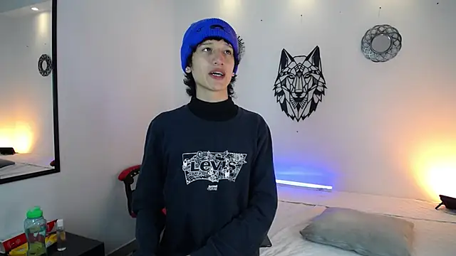 Snapshot of Emo_Boy_ chatting on 17, 12, 2025 Emo Boy online show from 17, 12, 2025