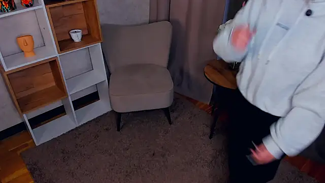 JenaeNosal online show from 13, 10, 2025
