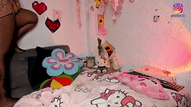 Emilycollei online show from 11, 4, 2026