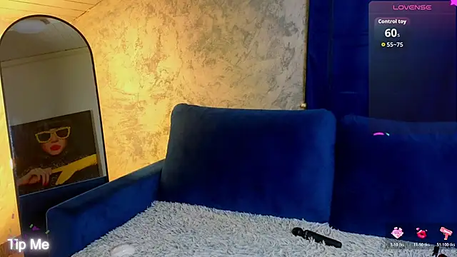 Snapshot of _YourSubmissive_ chatting on 4, 7, 2026 YourSubmissive online show from 4, 7, 2026