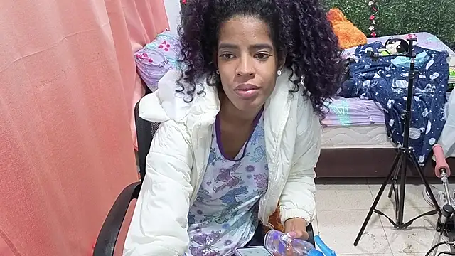 thianahorny online show from 10, 7, 2026