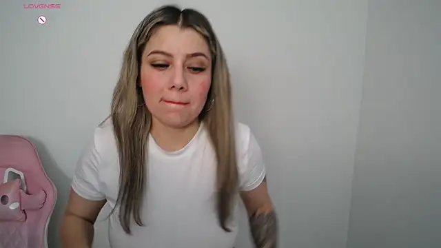 Snapshot of Isabella_wish1 chatting on 17, 7, 2026 Isabella wish1 online show from 17, 7, 2026