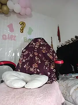 Lucy colee online show from 23, 4, 2026